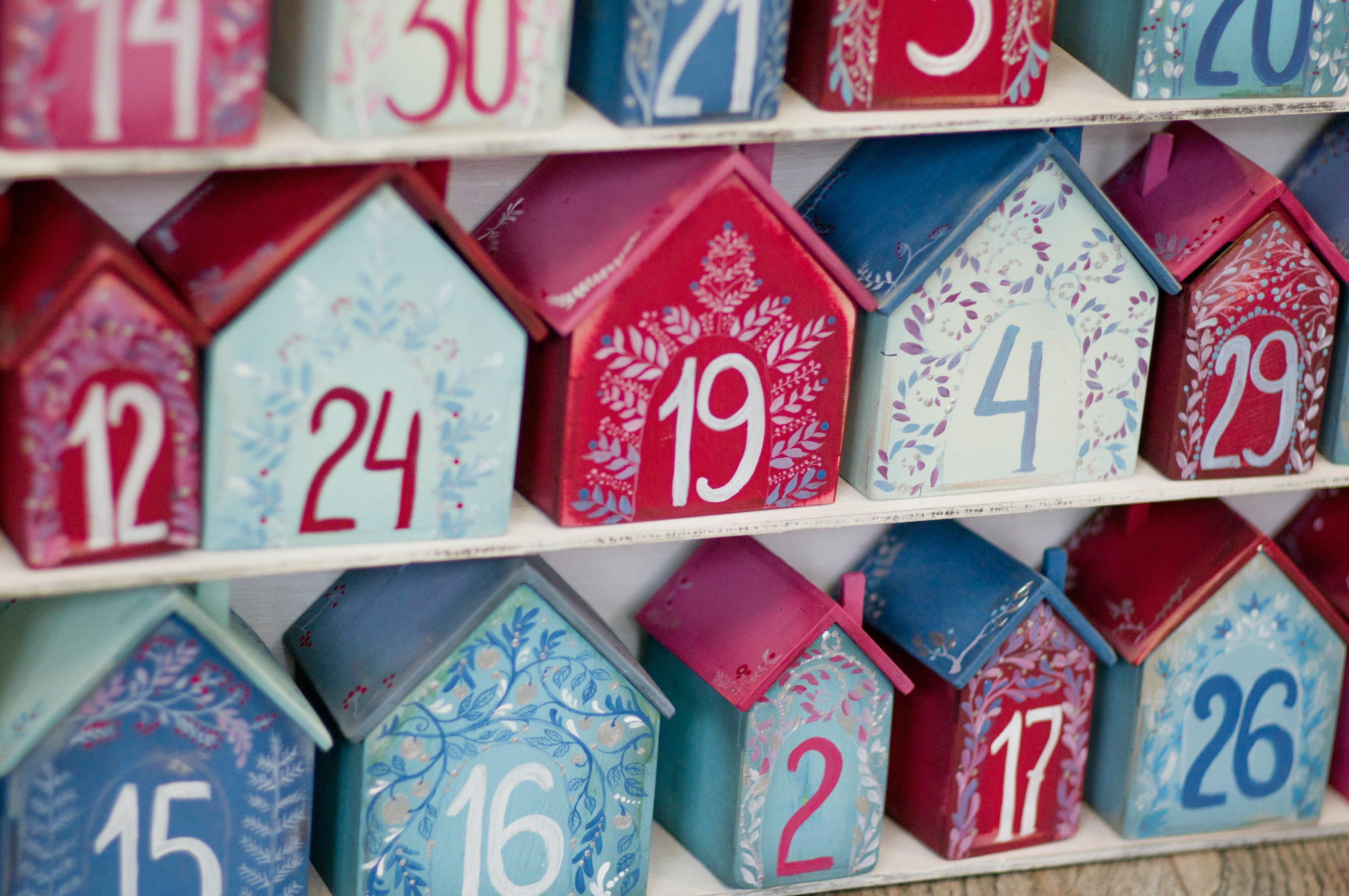 Chcete svoje deti prekvapiť adventným kalendárom? Vyrobte im ho sami!